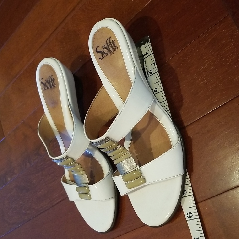 Comfortable sandles.